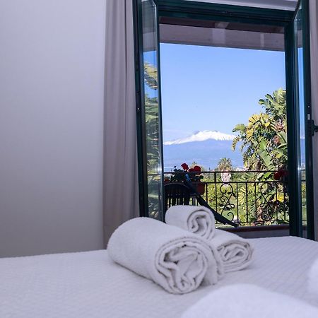 Villa Iris Giardini-Naxos Kültér fotó