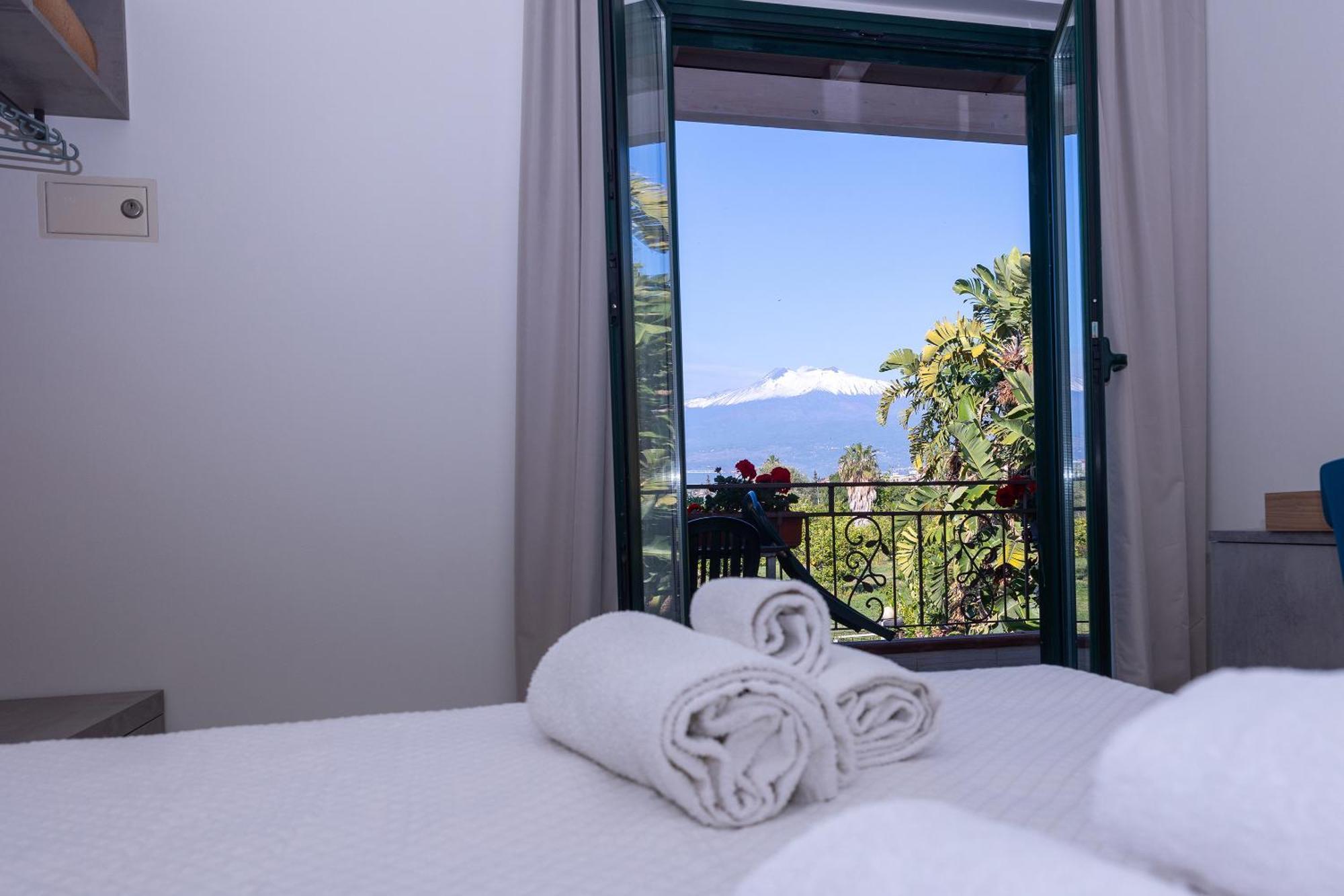Villa Iris Giardini-Naxos Kültér fotó