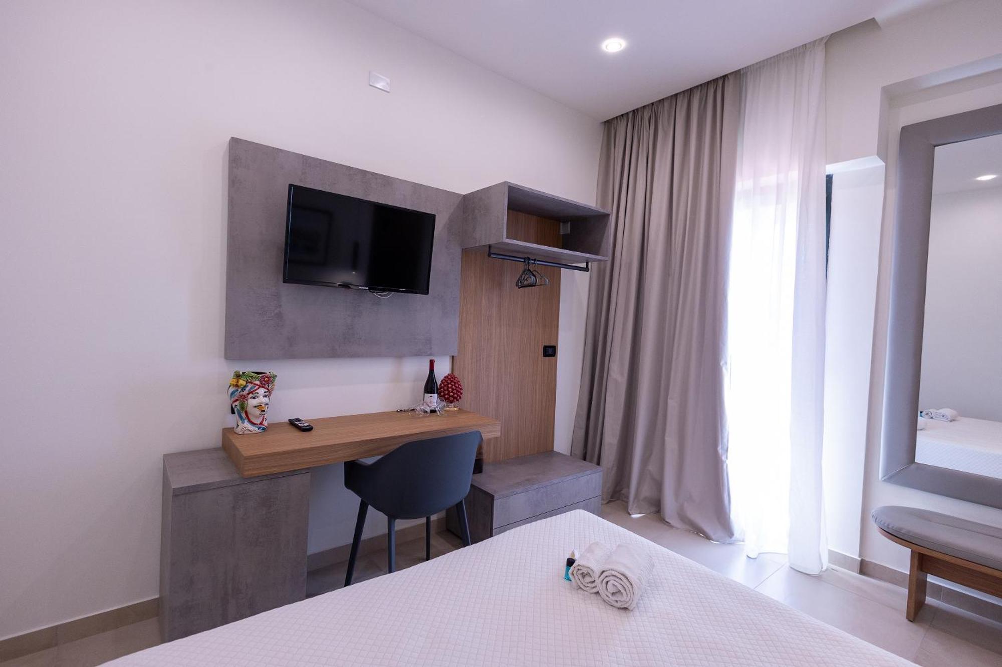 Villa Iris Giardini-Naxos Kültér fotó