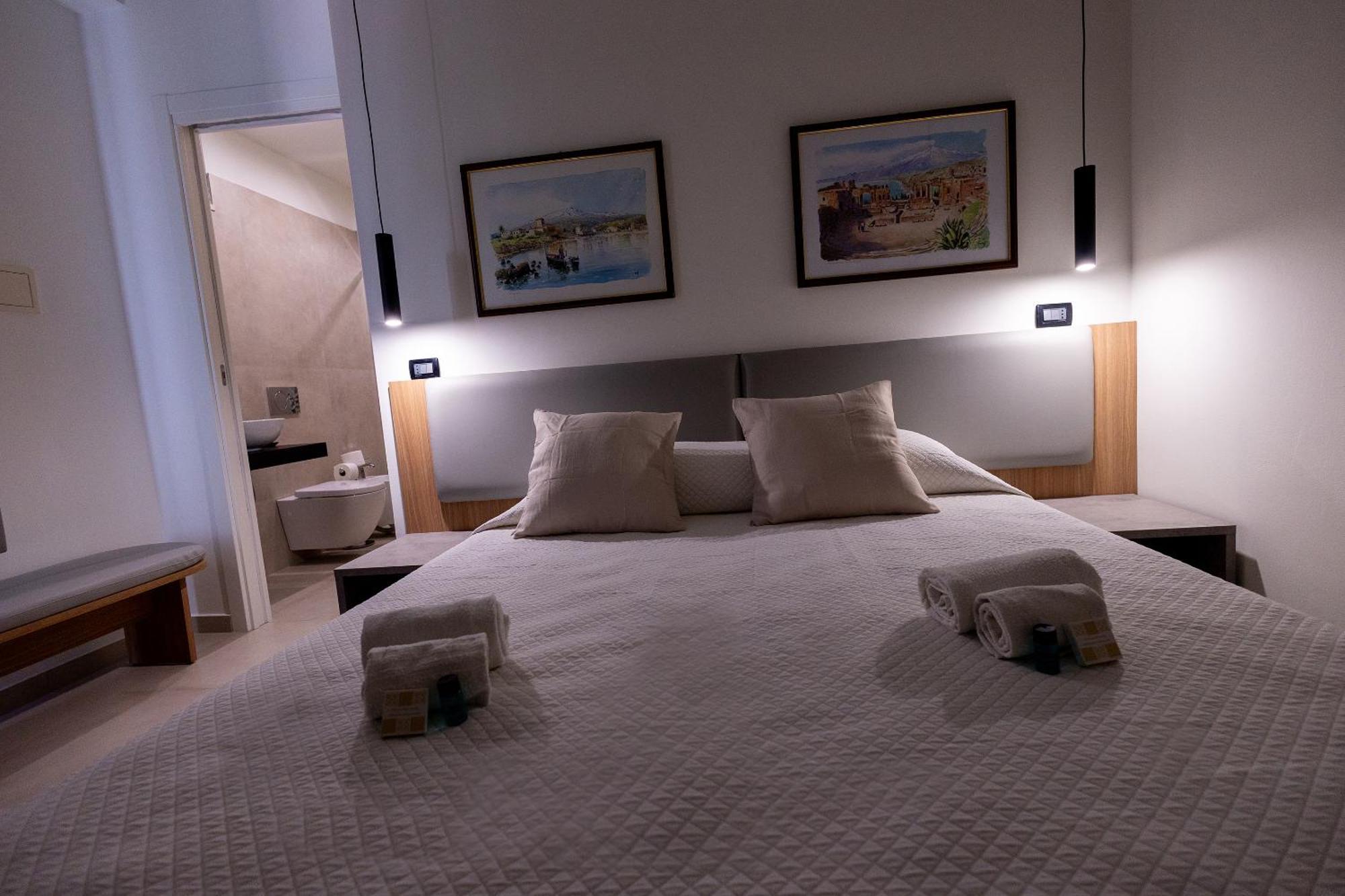Villa Iris Giardini-Naxos Kültér fotó