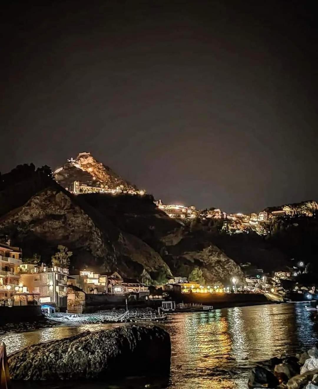 Villa Iris Giardini-Naxos Kültér fotó