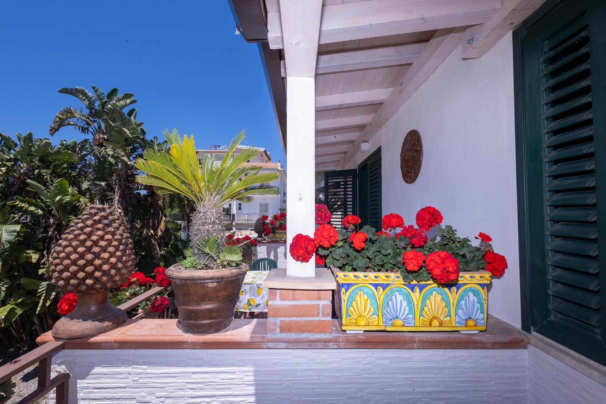 Villa Iris Giardini-Naxos Kültér fotó